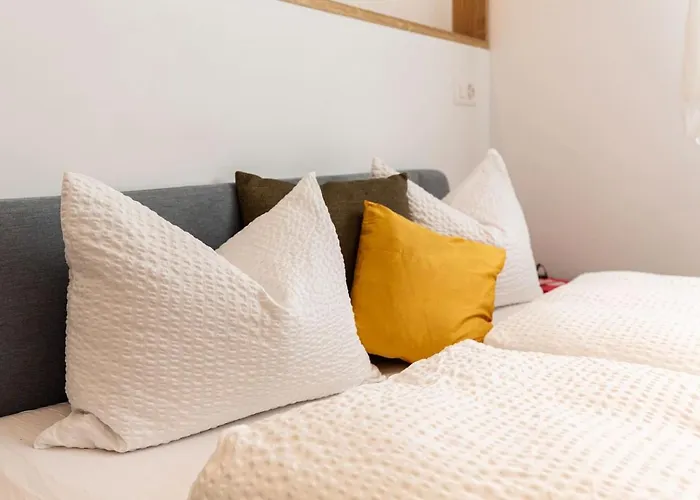 Sunny Bijou - Ski-in, Ski-out - By